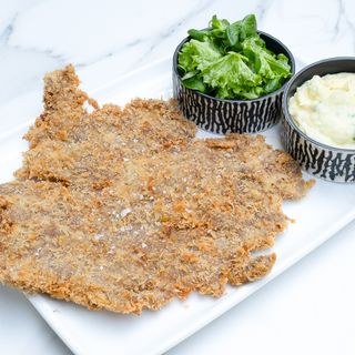 Snitel de vita in crusta panko cu seminte de mac, piure de cartofi pra