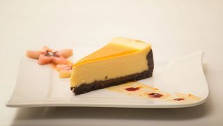 Cheesecake cu mango si fructul pasiunii