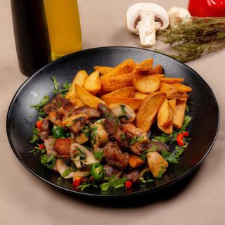 Tigaie picanta cu cartofi wedges