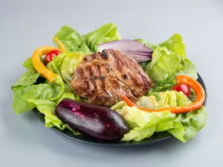 Meniu Ceafă de porc- La Gratar + Cartofi Prajiti 250G/150G
