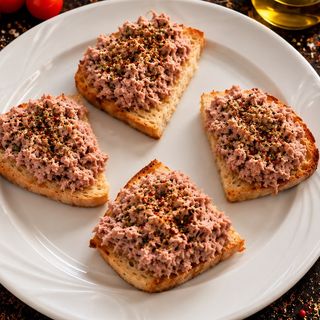 Bruschette cu ton și usturoi