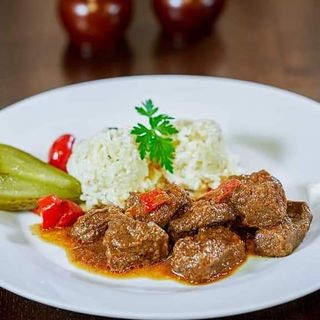 Fasii de vita in stil mexican+ cartofi la cuptor