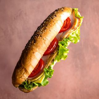 Sandwich cu cotlet haiducesc