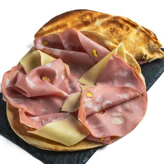 Lipie crocanta cu mortadella