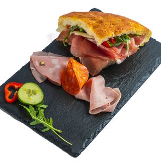 Focaccia cu Ventricina Piccante 