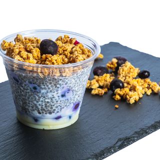 Chia cu afine și lapte condensat(non-vegan)