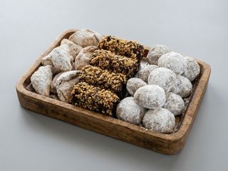 Tăvălite prin miere și alune (vegan)