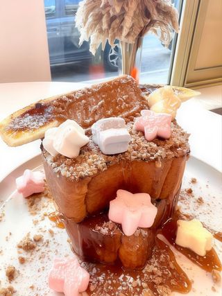Caramelised Banana & Lotus Biscoff French Toast