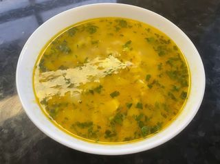 Ciorba de pui cu taitei de casa