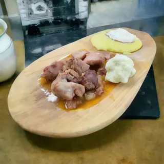 Tochitura moldoveneasca