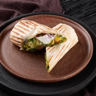 Wrap cu feta si sos tapenada