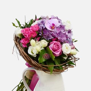 Buchet cadou cu trandafiri hortensii si miniroze