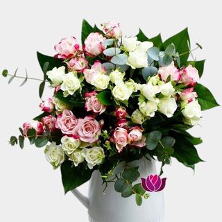 Buchet cadou cu 9 miniroze alb si roz