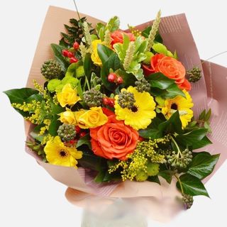 Buchet cu trandafiri si gerbera “Soare Portocaliu”