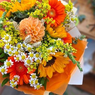 Buchet flori de sezon 100 lei