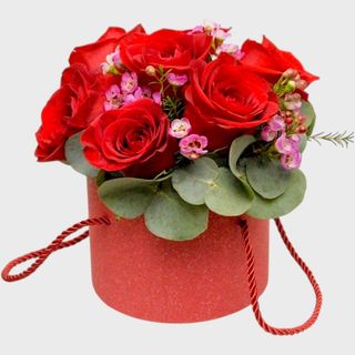 Cutie cu trandafiri rosu aprins