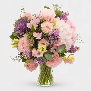 Buchet floral cadou cu trandafiri si hortensii roz Butterfly