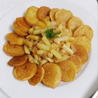 Rondele de cartofi si fasole pastai sote