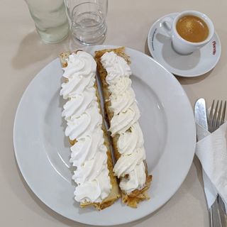 Clatite cu brânză de vaci