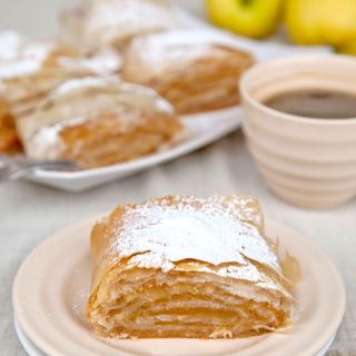 Ștrudel cu măr și scorțișoară