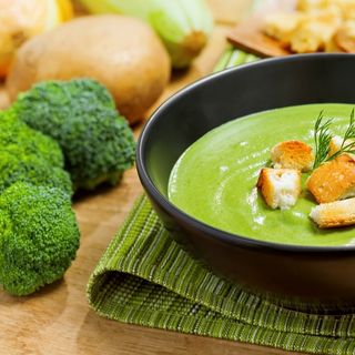 Supă cremă de broccoli