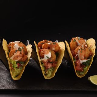 Crunchy tacos camarones