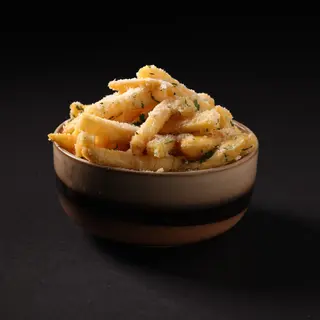 Cartofi prajiti cu parmezan si patrunjel