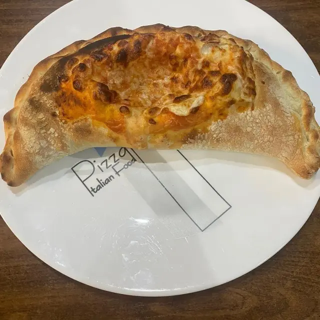 Pizza Calzone