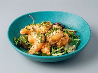 Spicy shrimp tempura salad