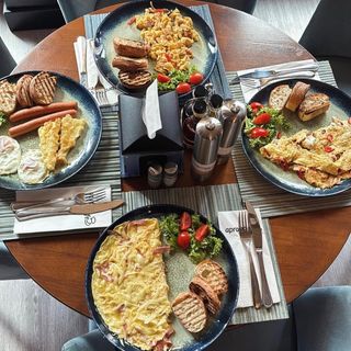 Omletă cu șuncă Praga
