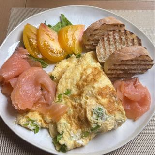 Omletă cu somon