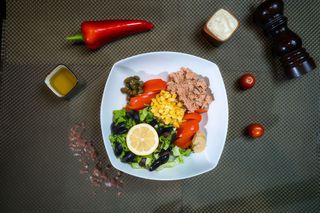 Salată cu ton