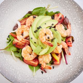 Salată cu creveţi