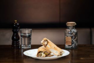 Pita bread cu prosciutto