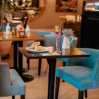 Pita bread cu ton şi castraveți