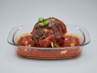 Ciolan de porc la cuptor