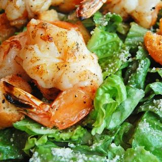 Salata Caesar cu ,creveti