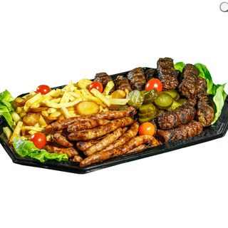 Platou cu mici porc vită