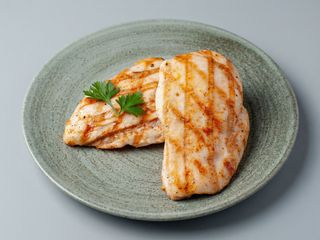 Piept de pui a la chef si cartofi wedges