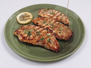 Cotlet de porc cu sos roze si cartofi