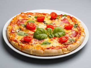 Pizza Quattro Formaggi & Pomodori