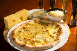 Pizza Quattro Formaggi Ø32 cm