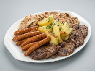 Platou taranesc cu cartofi la cuptor