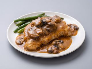 Cotlet de porc cu sos de ciuperci