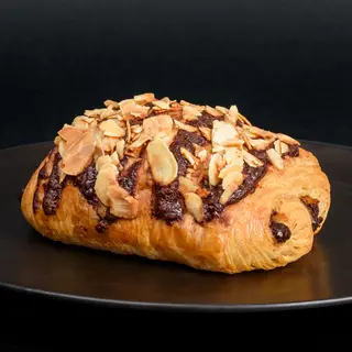 Pain aux chocolat cu migdale