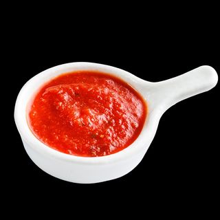 Sos din rosii pasate condimentat
