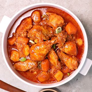 Spicy braised chicken