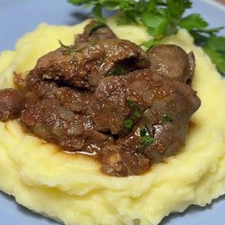 FICATEI DE PUI TRASI LA TIGAIE CU PIURE