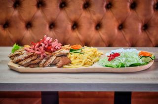 Platou de carne la grătar (4-5 persoane)