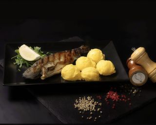 Păstrăv cu mămăliguță 